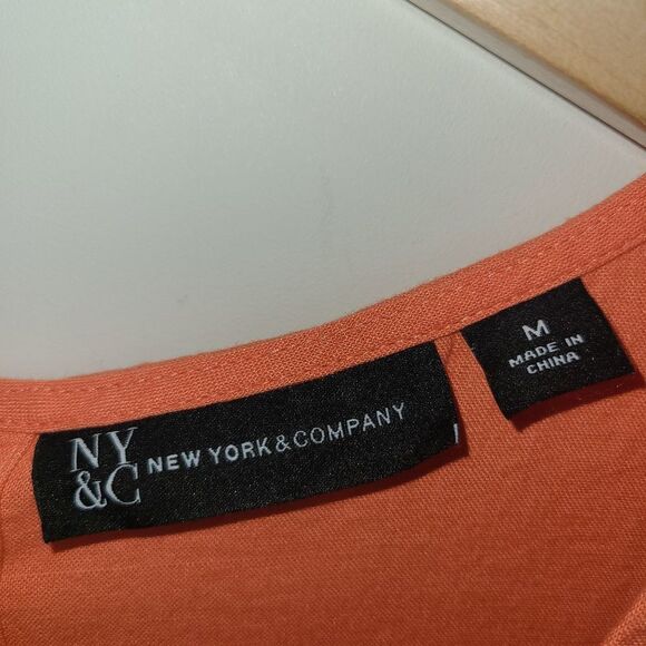 New York & Company Linen Blend Button Back Blouse - Picture 4 of 10